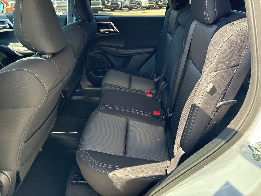 2026 Mitsubishi Outlander ES