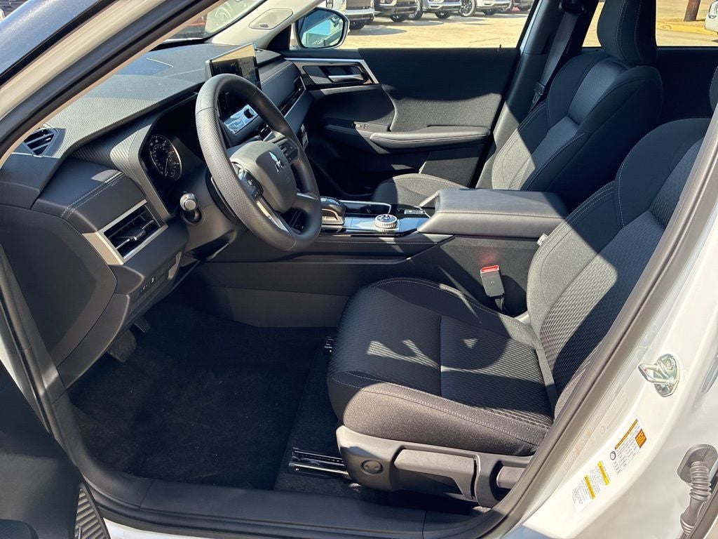 2026 Mitsubishi Outlander ES