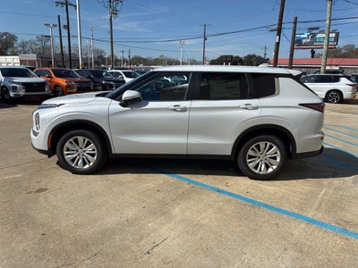 2026 Mitsubishi Outlander ES