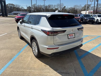 2026 Mitsubishi Outlander ES