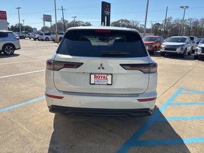 2026 Mitsubishi Outlander ES