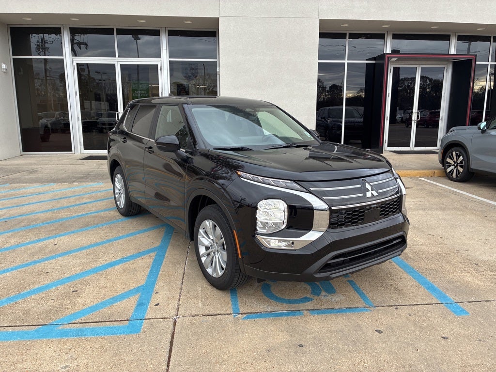 2026 Mitsubishi Outlander ES