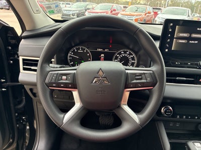 2026 Mitsubishi Outlander ES