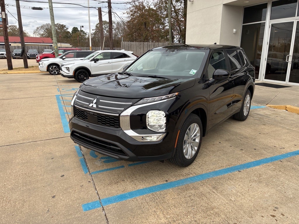 2026 Mitsubishi Outlander ES