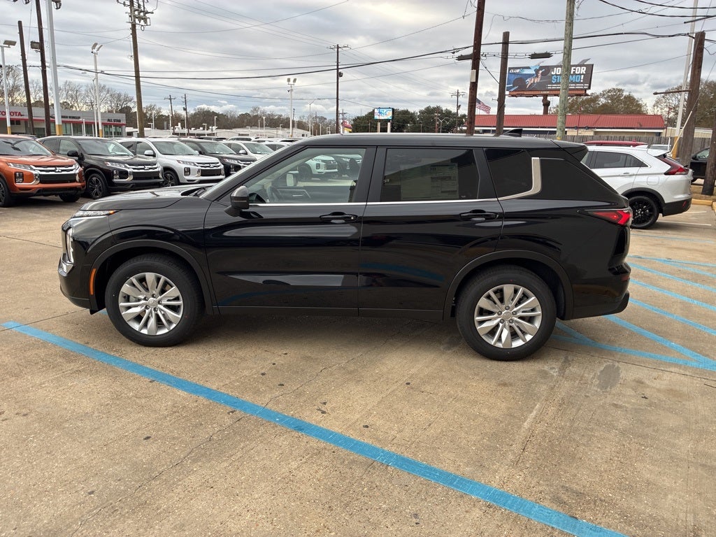 2026 Mitsubishi Outlander ES