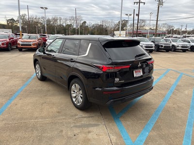 2026 Mitsubishi Outlander ES