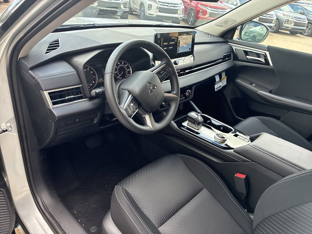 2026 Mitsubishi Outlander ES