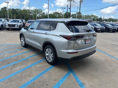 2026 Mitsubishi Outlander ES