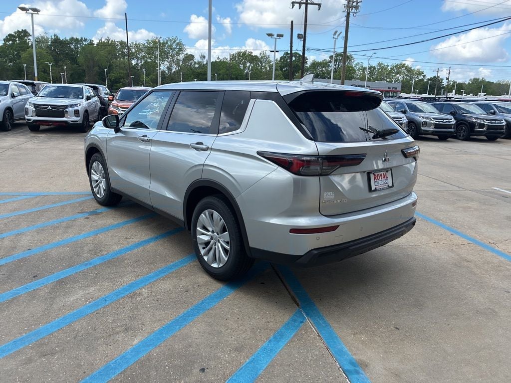 2026 Mitsubishi Outlander ES