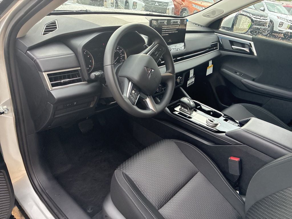 2026 Mitsubishi Outlander ES