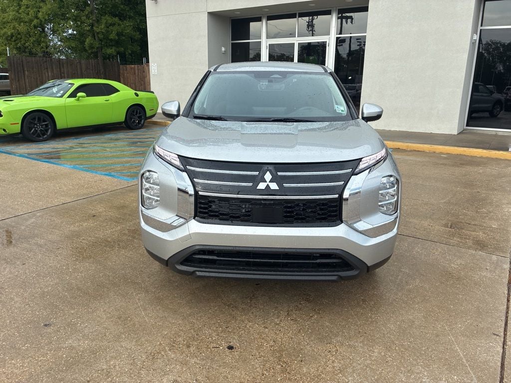 2026 Mitsubishi Outlander ES
