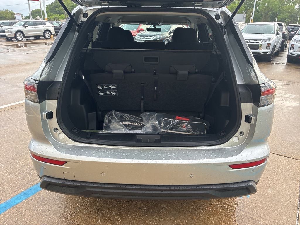 2026 Mitsubishi Outlander ES