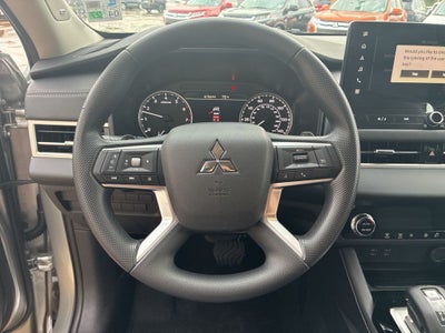 2026 Mitsubishi Outlander ES