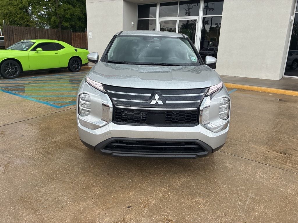 2026 Mitsubishi Outlander ES