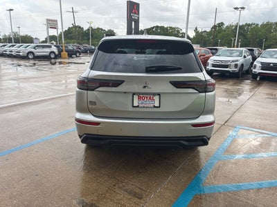 2026 Mitsubishi Outlander ES