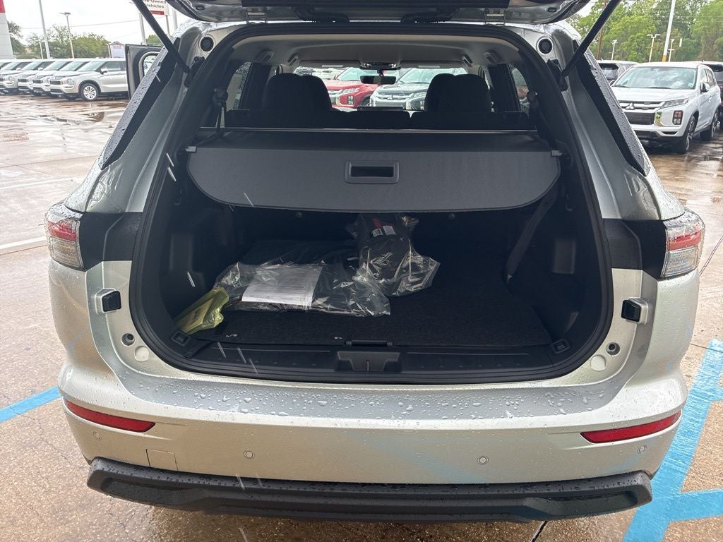 2026 Mitsubishi Outlander ES