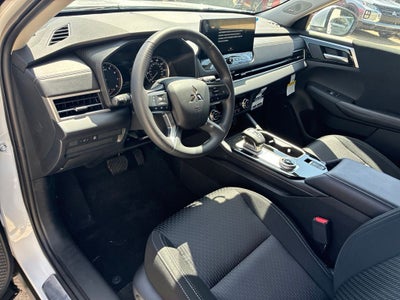 2026 Mitsubishi Outlander ES