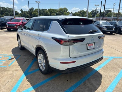 2026 Mitsubishi Outlander ES