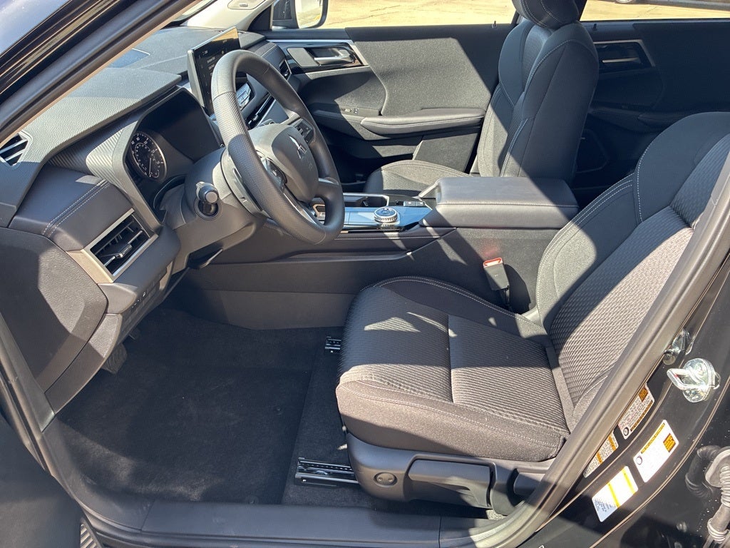 2026 Mitsubishi Outlander ES