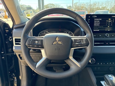 2026 Mitsubishi Outlander ES