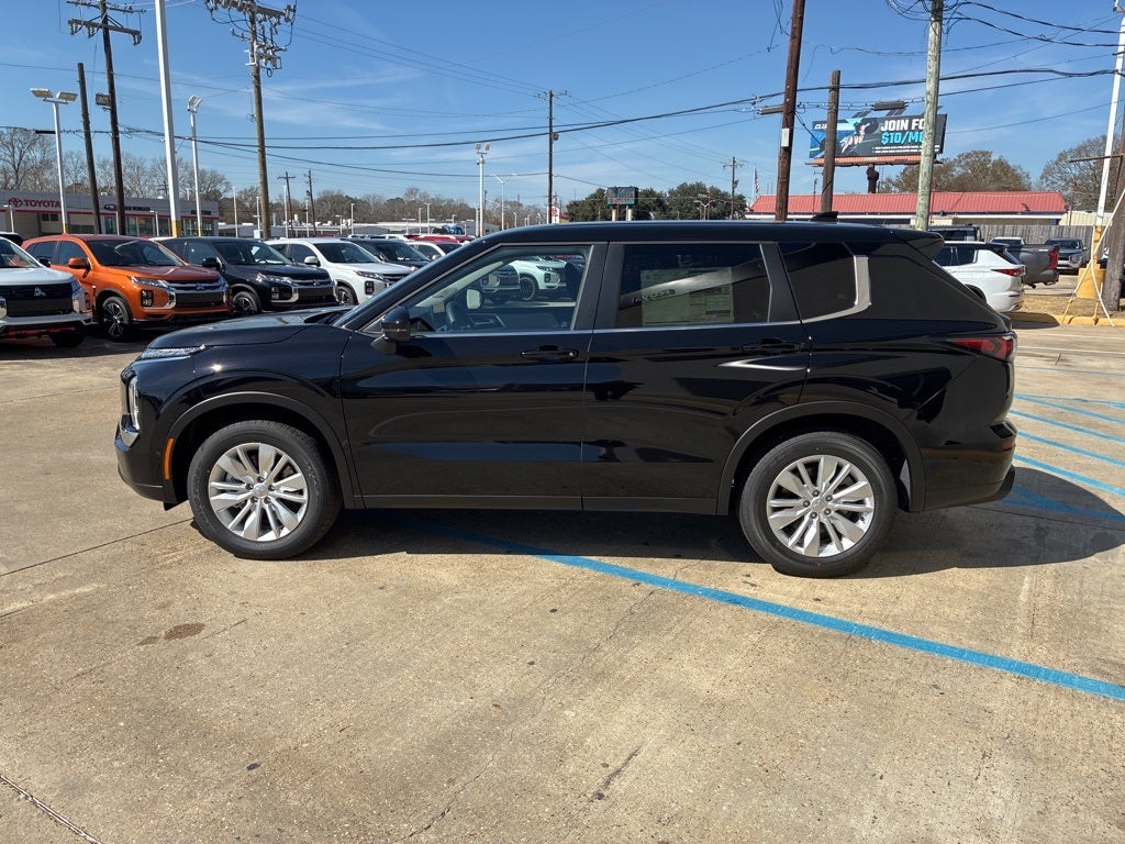 2026 Mitsubishi Outlander ES