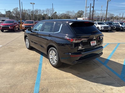 2026 Mitsubishi Outlander ES