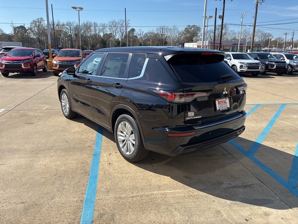 2026 Mitsubishi Outlander ES