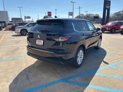 2026 Mitsubishi Outlander ES