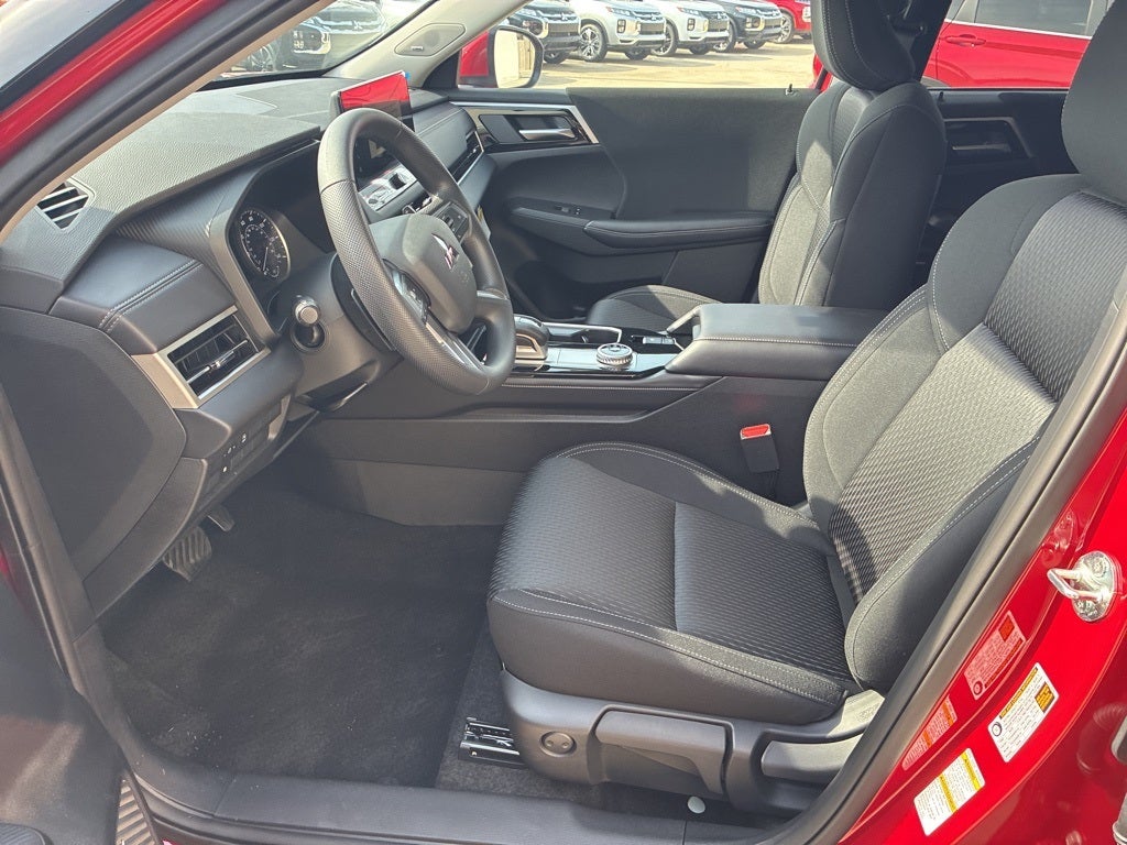 2026 Mitsubishi Outlander ES