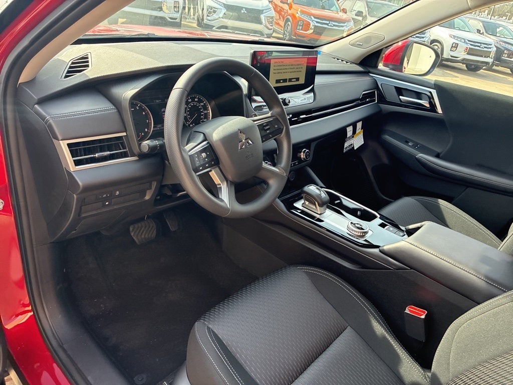 2026 Mitsubishi Outlander ES