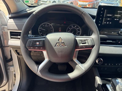 2026 Mitsubishi Outlander ES