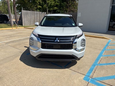 2026 Mitsubishi Outlander ES