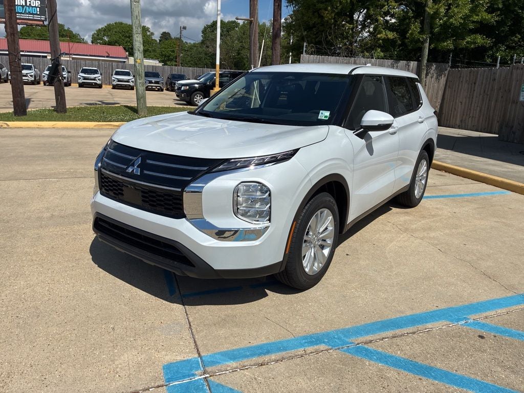 2026 Mitsubishi Outlander ES