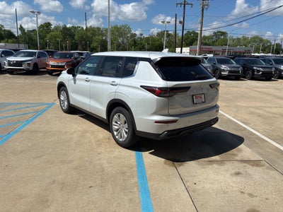 2026 Mitsubishi Outlander ES