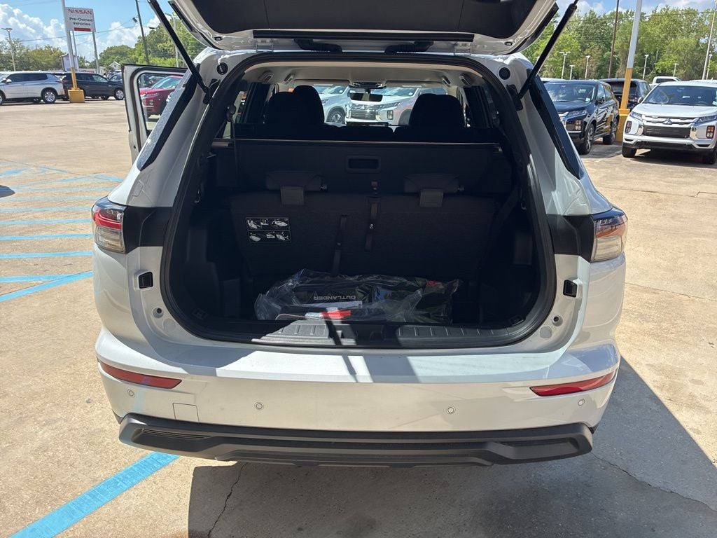 2026 Mitsubishi Outlander ES