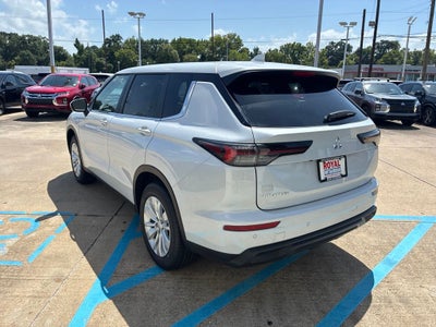 2026 Mitsubishi Outlander ES