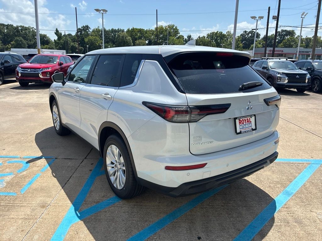 2026 Mitsubishi Outlander ES
