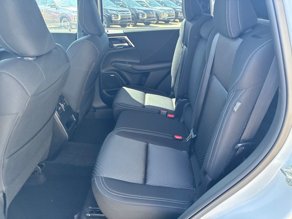 2026 Mitsubishi Outlander ES