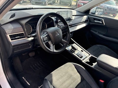 2024 Mitsubishi Outlander SE