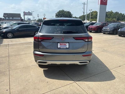 2024 Mitsubishi Outlander SE
