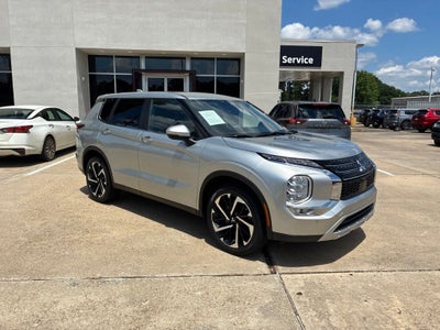 2024 Mitsubishi Outlander SE