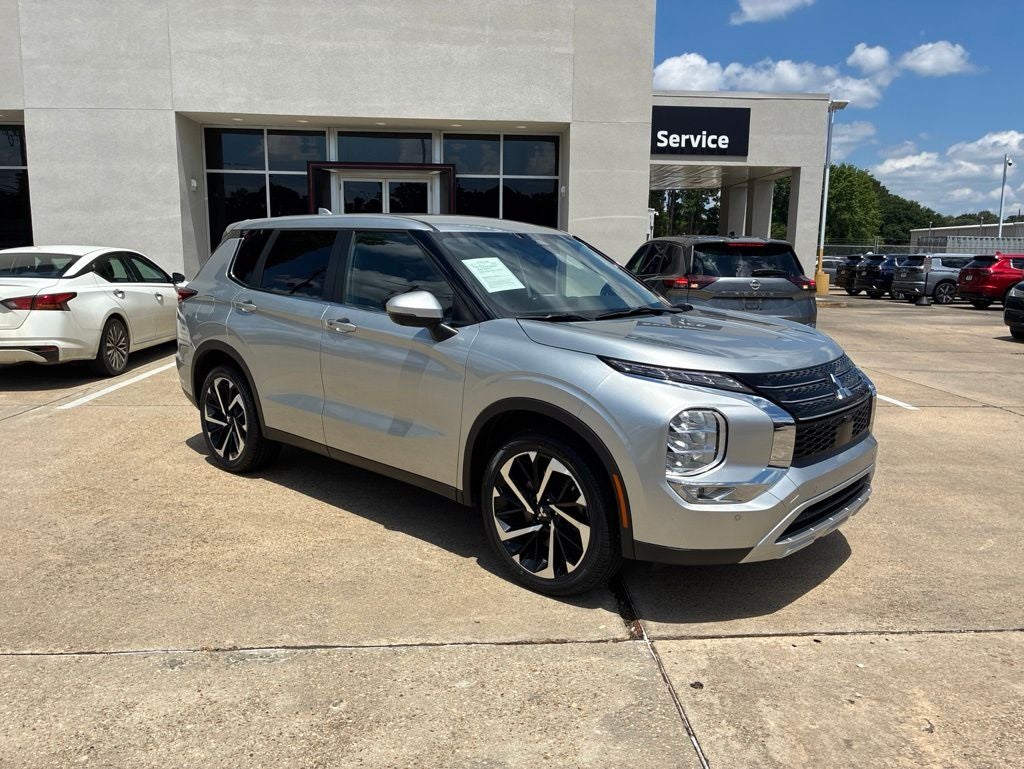 2024 Mitsubishi Outlander SE