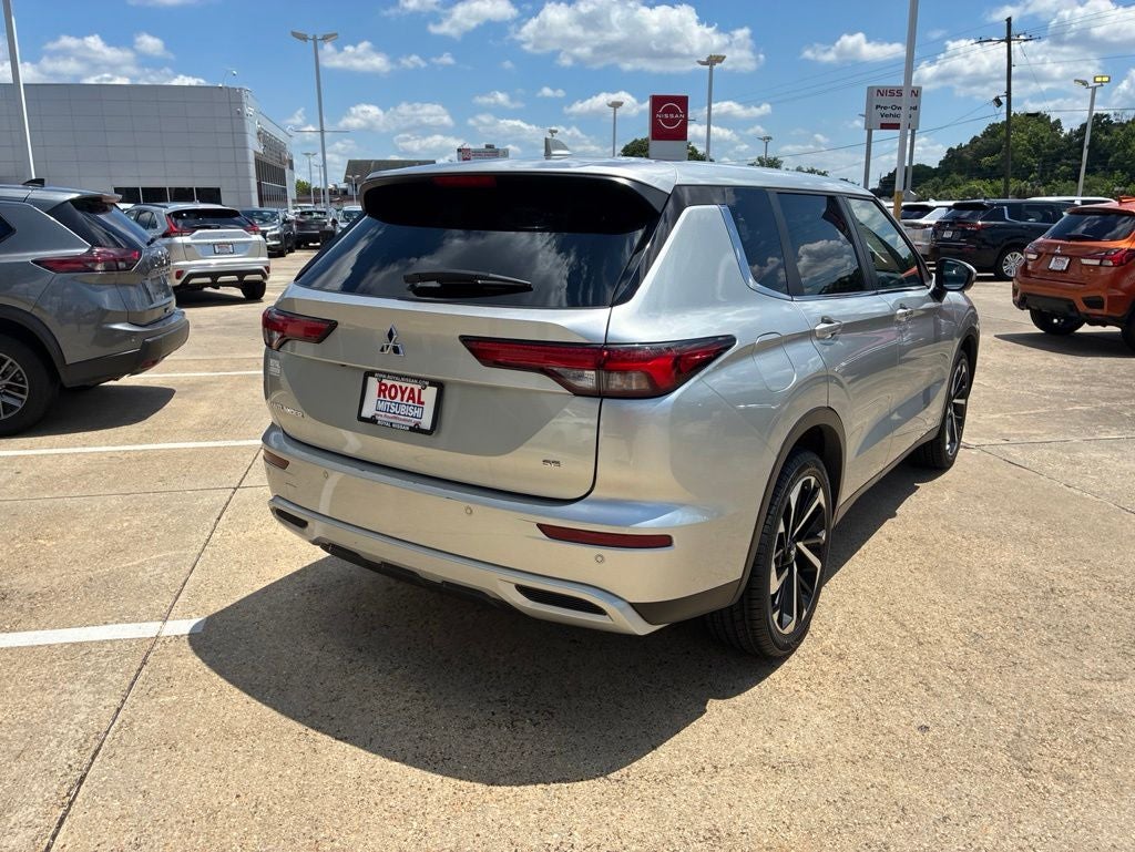 2024 Mitsubishi Outlander SE