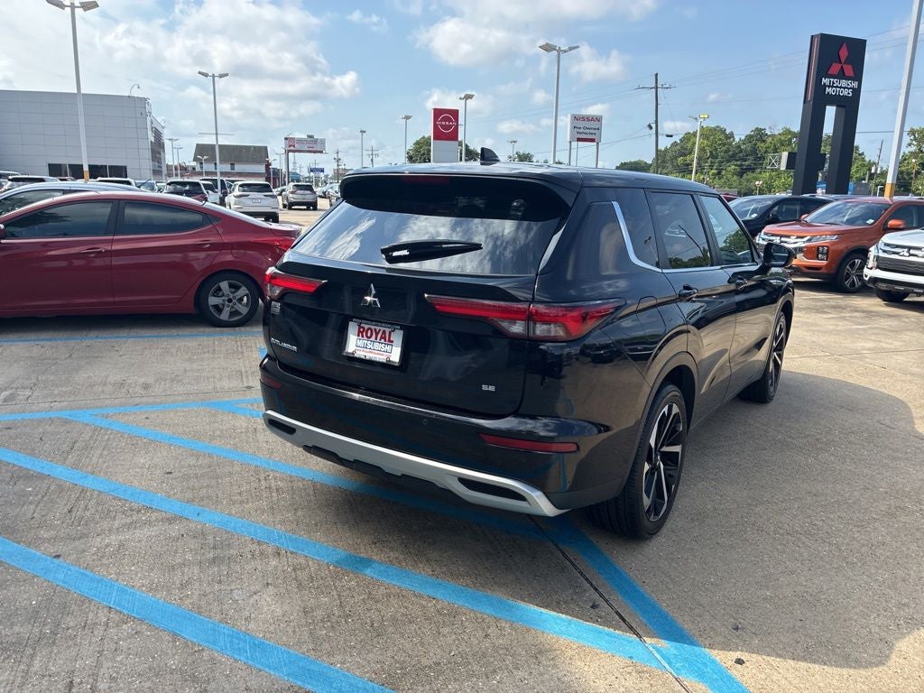 2024 Mitsubishi Outlander SE