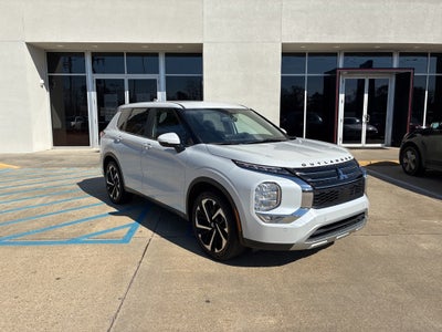2024 Mitsubishi Outlander Base