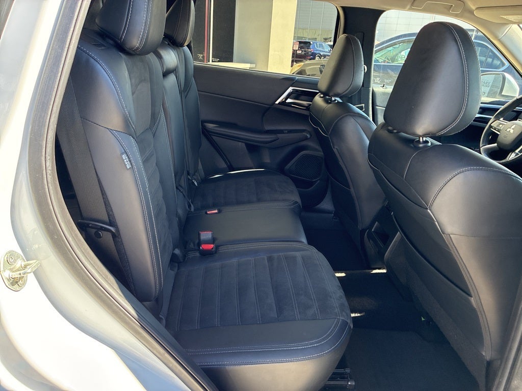 2024 Mitsubishi Outlander Base