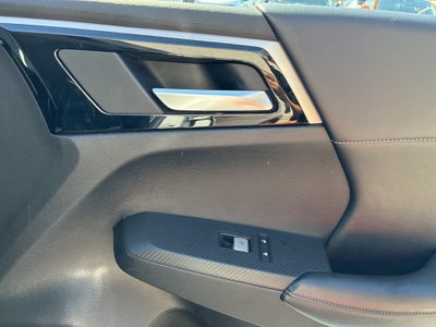 2024 Mitsubishi Outlander Base