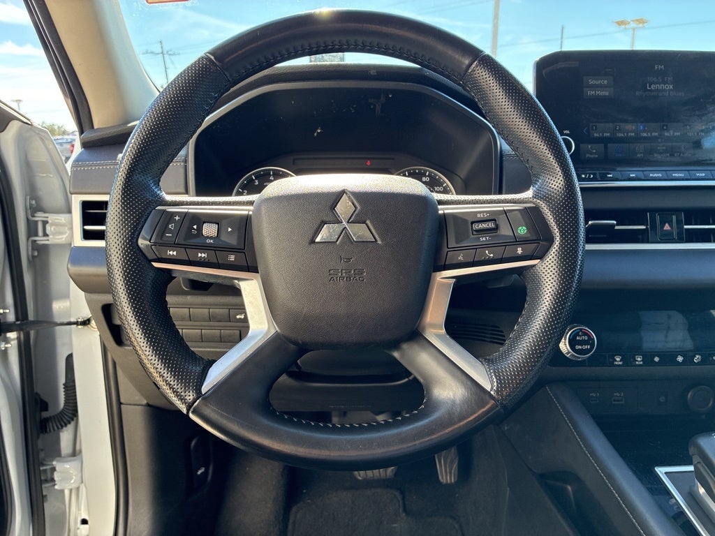 2024 Mitsubishi Outlander Base