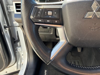 2024 Mitsubishi Outlander Base