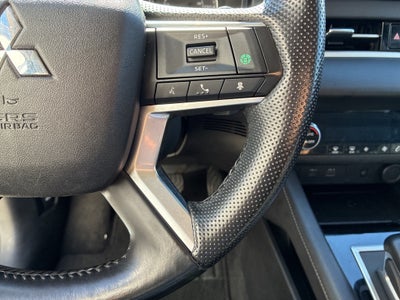 2024 Mitsubishi Outlander Base